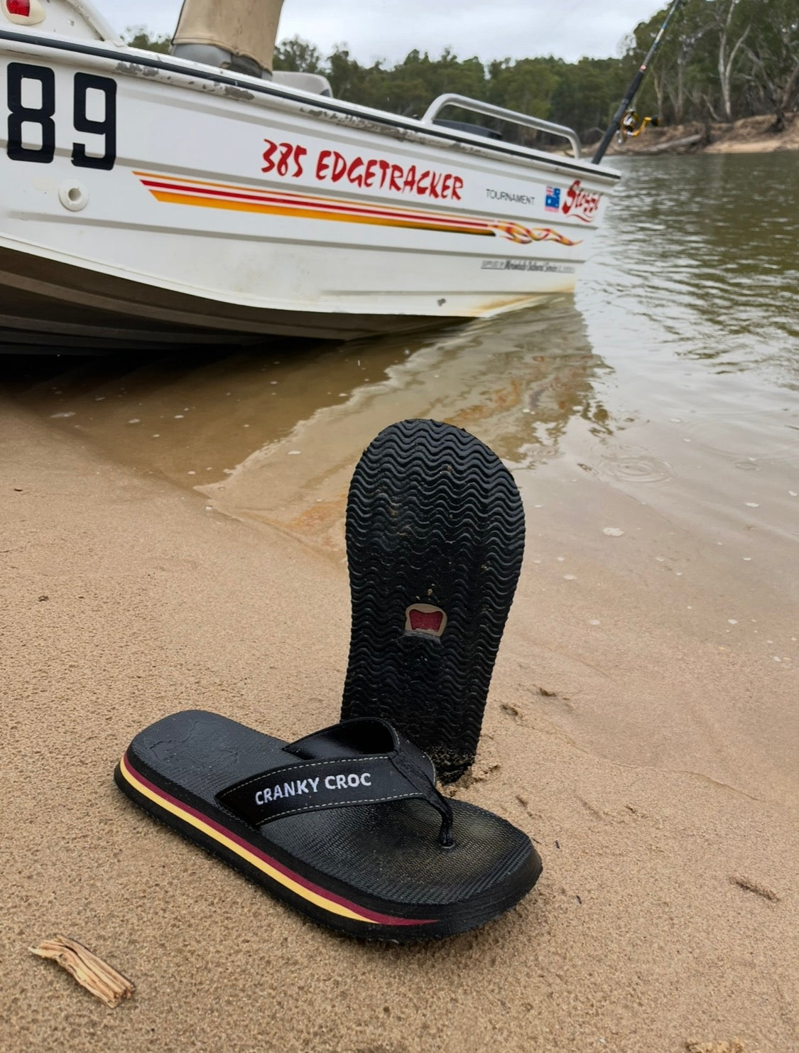 Great Aussie Pluggers – Thongs with Bottle Opener